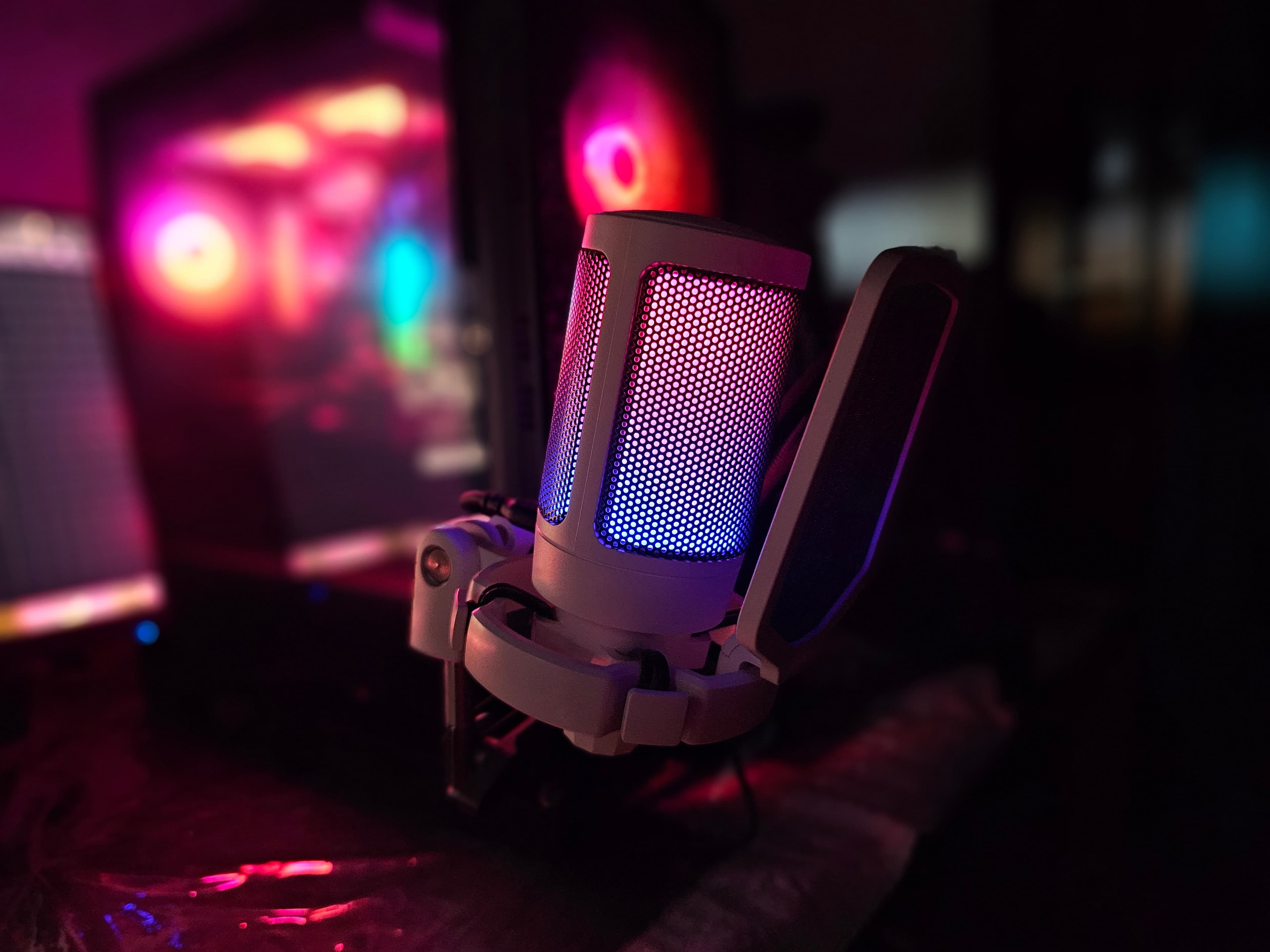 FIFINE A6T Streaming Gaming USB Microphone Kit,